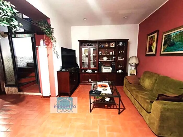 Appartamento con 5 locali in vendita in Via Piccioli, Somma Vesuviana