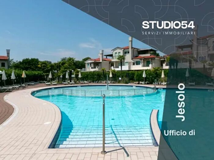 Appartamento quadrilocale in vendita in Viale delle Rondini, Caorle