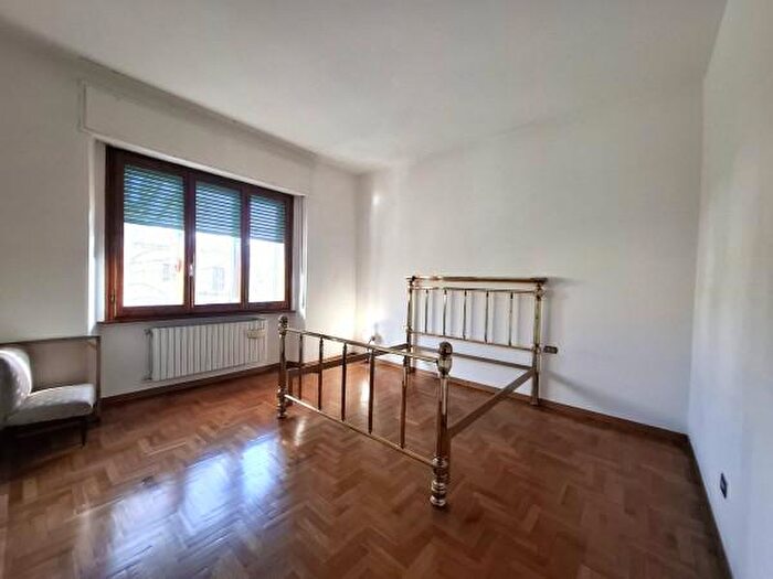 Casa con 6 locali in vendita in Calenzano