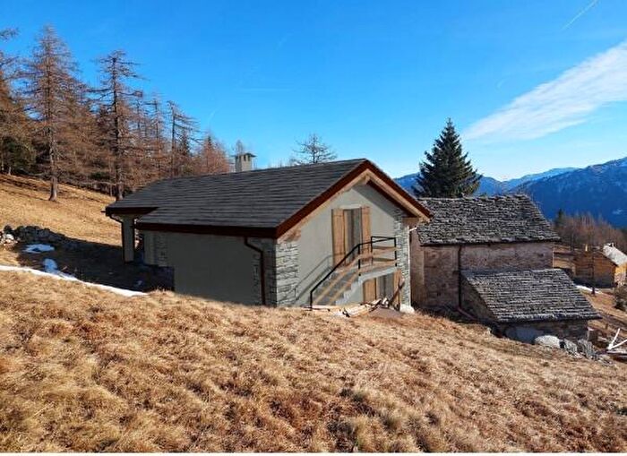 Casa bilocale in vendita in Località San Bernardo, Bognanco