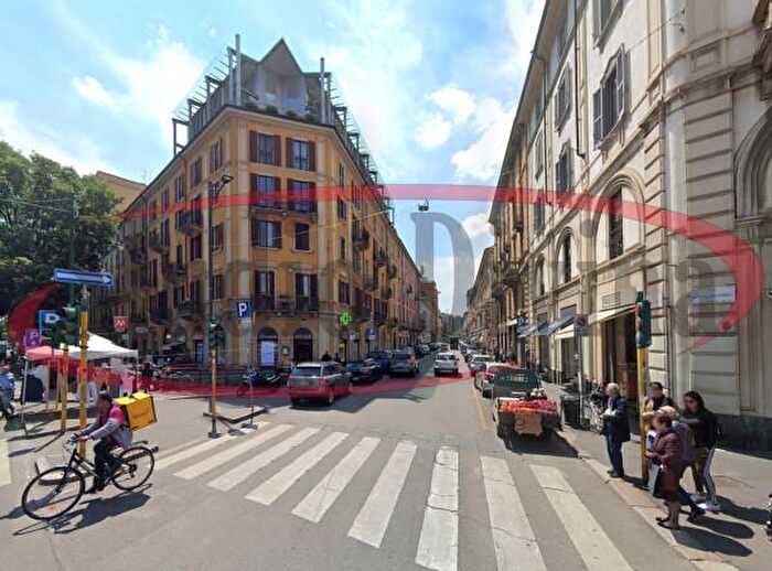 Appartamento trilocale in vendita in Milano