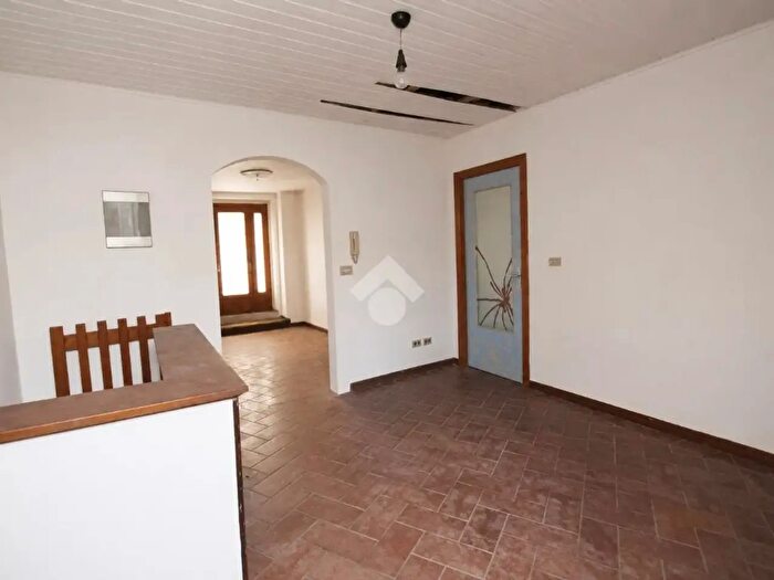 Casa quadrilocale in vendita in Via Sasso, Gargnano