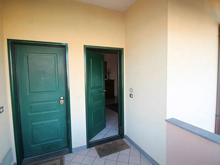 Appartamento con 6 locali in vendita in Mascalucia