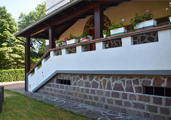 Casa con 11 locali in vendita in Strada Le Mole, Neviano Degli Arduini