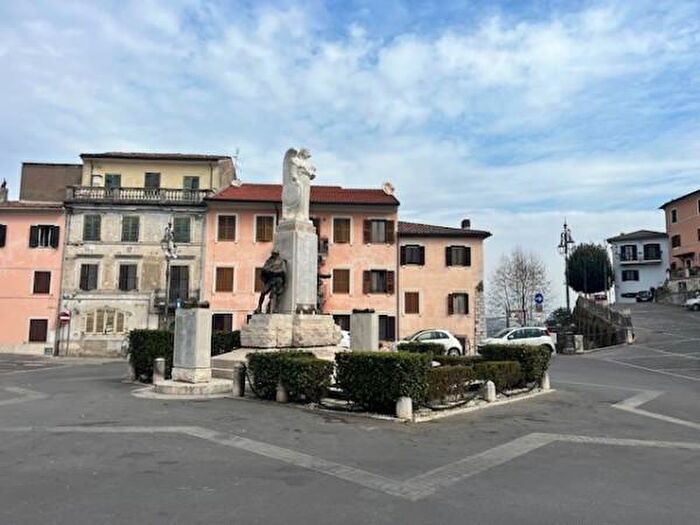 Appartamento trilocale in vendita in Via Villanza, Ceccano