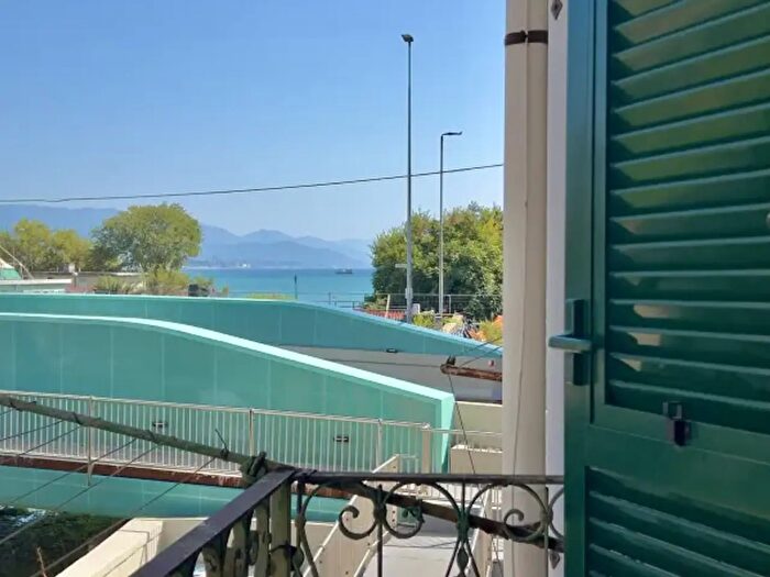 Appartamento con 6 locali in vendita in Via Aurelia, Vado Ligure