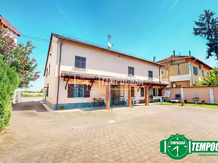 Casa con 6 locali in vendita in Strada di Cassano, Novi Ligure