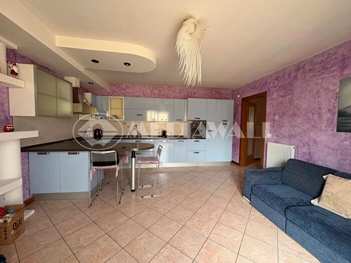 Appartamento quadrilocale in vendita in Rivignano Teor