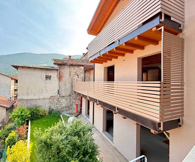 Appartamento quadrilocale in vendita in Via VardelCasazza, Casazza