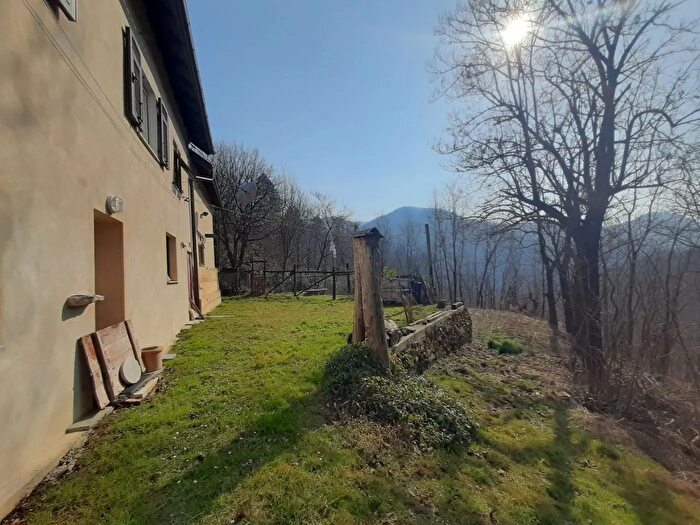 Casa con 5 locali in vendita in Rossiglione