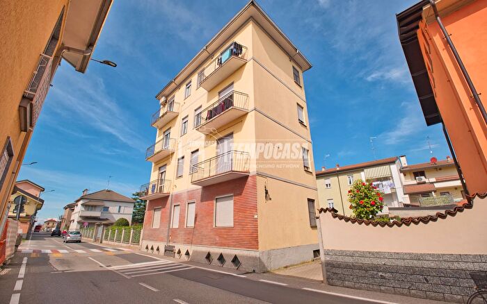 Appartamento trilocale in vendita in Romentino