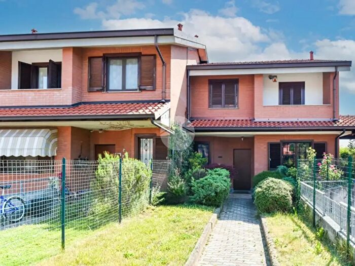 Casa con 6 locali in vendita in Via Beale, Giaveno