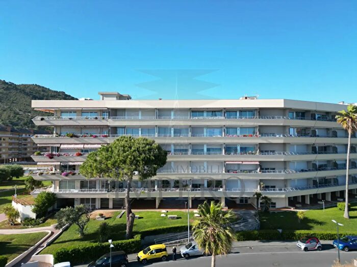 Appartamento con 5 locali in vendita in Lungomare Varaldo, Ventimiglia