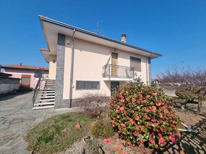 Casa con 6 locali in vendita in Via Italia Pianea, Livorno Ferraris