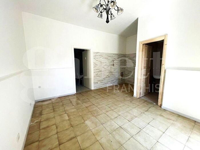 Appartamento bilocale in affitto in Via Santa Maria Del Pianto, Poggioreale, Napoli