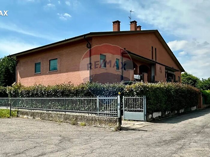 Appartamento con 5 locali in vendita in Vellezzo Bellini