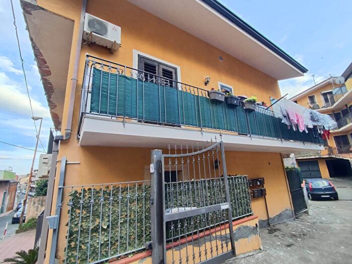 Appartamento quadrilocale in vendita in Aci Catena