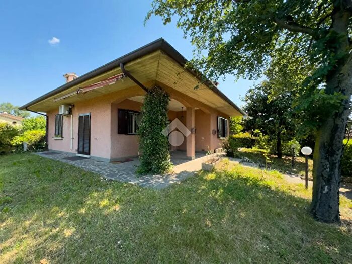 Casa con 5 locali in vendita in Via Tagliamento, Inzago
