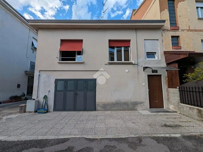 Casa con 5 locali in vendita in Via De Amicis, SantIlario DEnza
