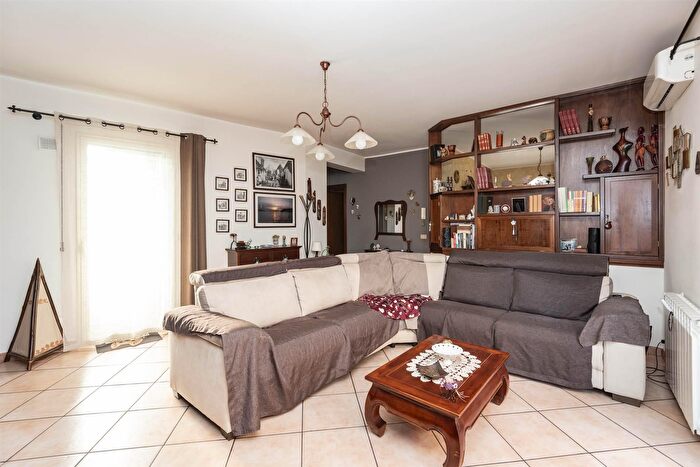 Appartamento quadrilocale in vendita in Via III Retta Ponente, Belpasso