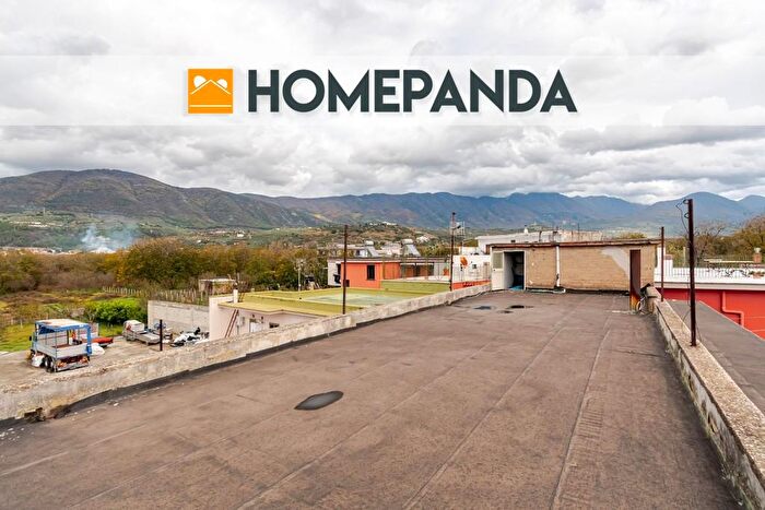 Appartamento con 12 locali in vendita in Via Alessandro Volta, Tufino