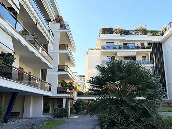 Appartamento con 5 locali in affitto in Via Bolsena, Roma
