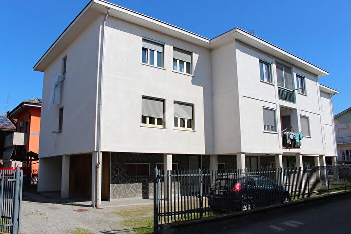 Appartamento trilocale in vendita in Viale Martiri di Belfiore, Novara