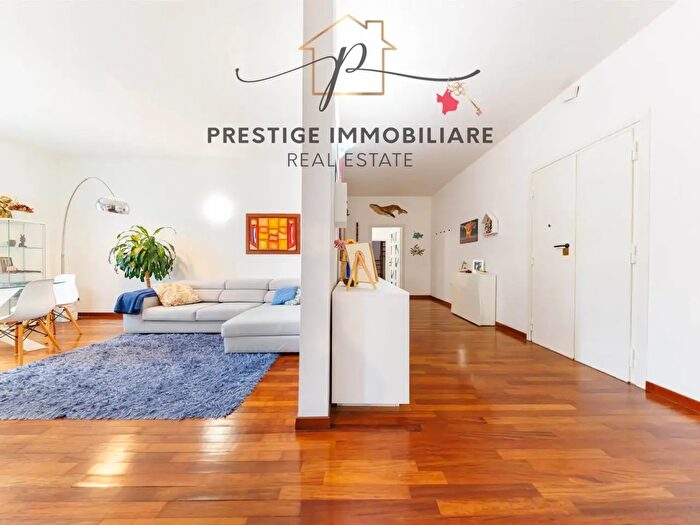 Appartamento con 6 locali in vendita in Livorno