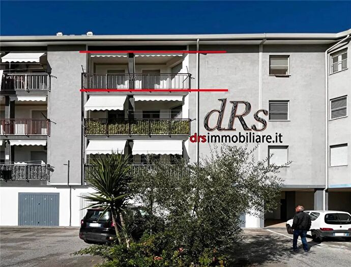 Appartamento quadrilocale in vendita in Via Togliatti, Pisticci