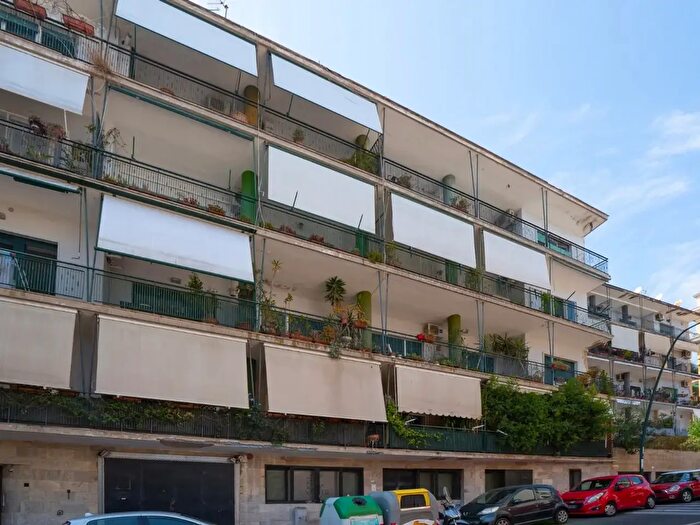 Appartamento bilocale in vendita in Via Orazio, Napoli