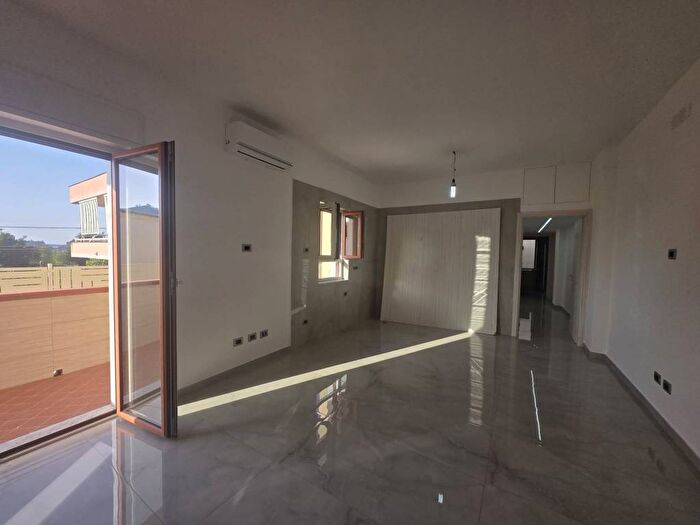 Appartamento trilocale in affitto in Via Cofanara, Via Campana Cigliano, Pozzuoli