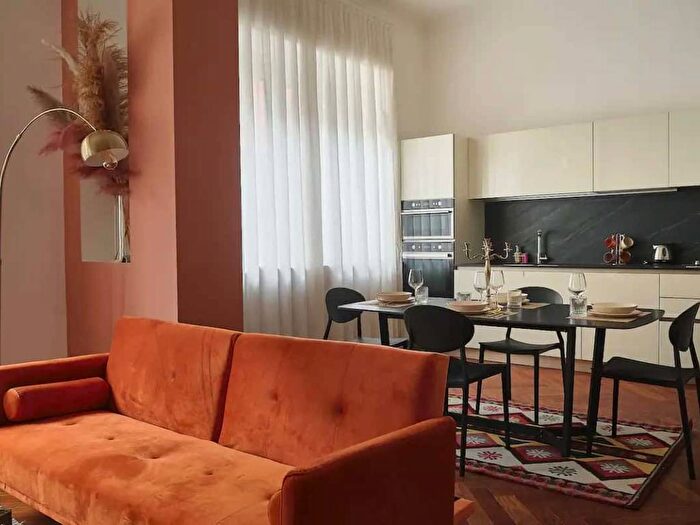 Appartamento bilocale in affitto in Viale Andrea Doria, Centrale, Milano