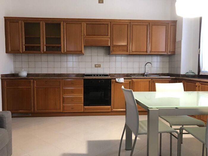 Appartamento quadrilocale in affitto in Via Monte Civetta, Centro, Conegliano