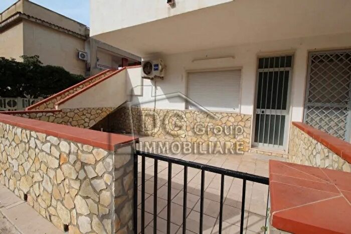 Appartamento trilocale in vendita in Viale di Calatubo, Alcamo