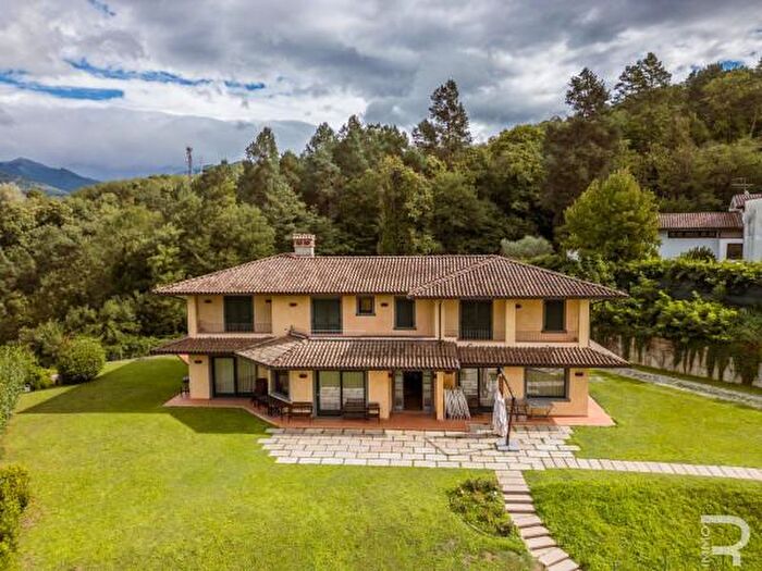 Casa con 6 locali in vendita in Via Nicola Fabrizi, Castelnuovo Di Garfagnana
