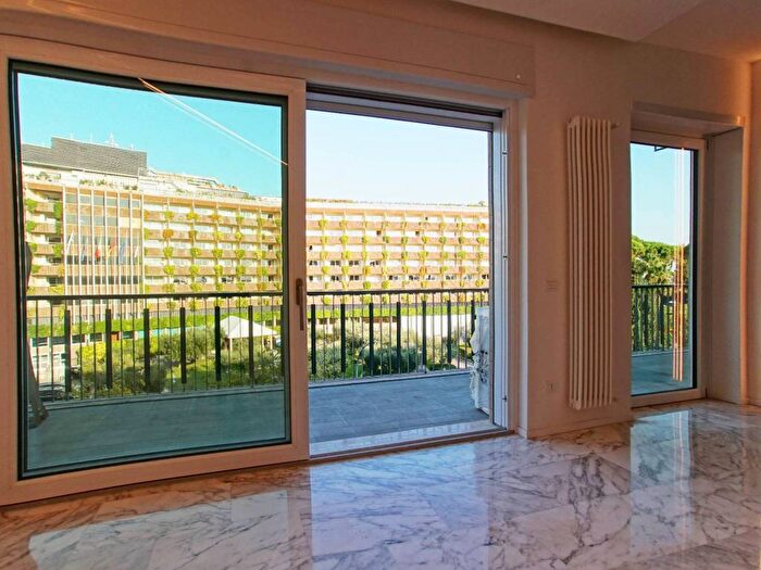 Appartamento bilocale in affitto in Via Alberto Cadlolo, Medaglie dOro, Roma