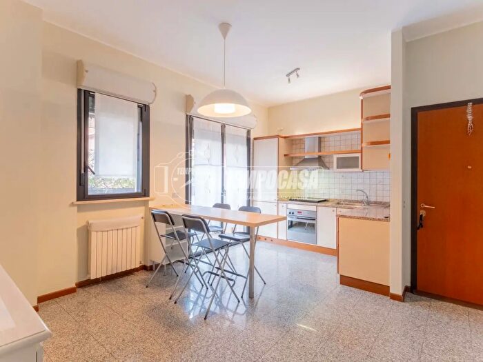 Appartamento trilocale in vendita in Via Comune Antico, Milano