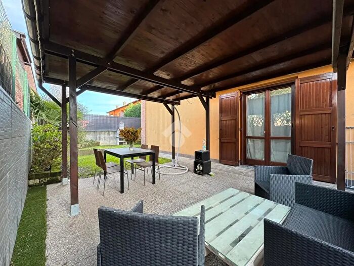 Appartamento trilocale in vendita in Via Roma, Casaletto Vaprio