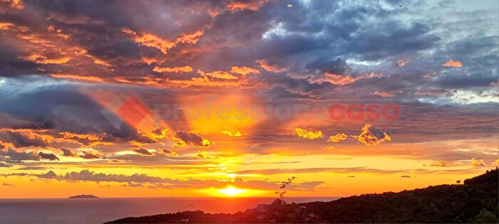 Casa con 6 locali in vendita in Livorno