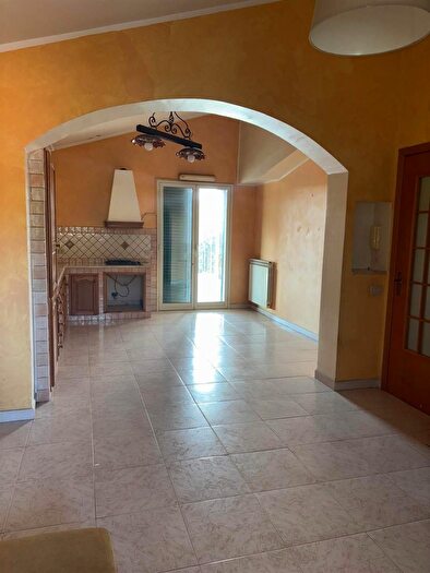 Appartamento trilocale in affitto in Via Federico De Roberto, Trecastagni