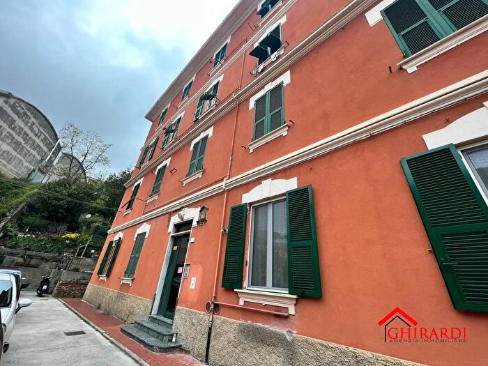 Appartamento quadrilocale in affitto in Via Borzoli, Genova