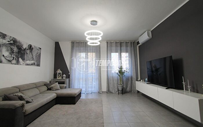 Appartamento trilocale in vendita in Via Claudio Monteverdi, Cologno Monzese