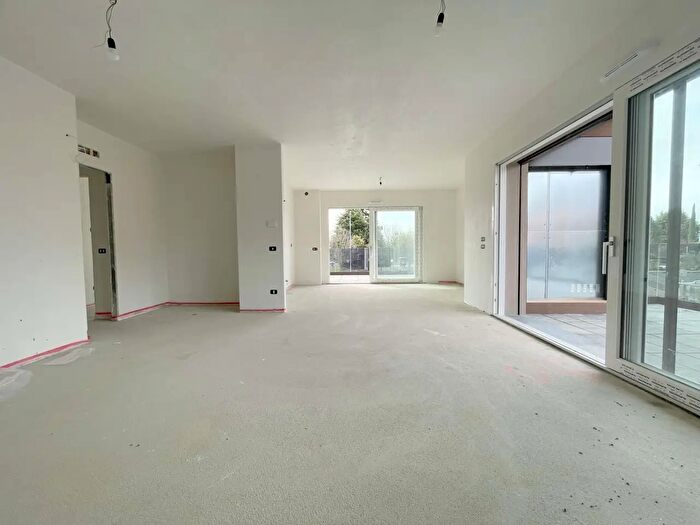 Appartamento quadrilocale in affitto in Via Caduti di Nassirya, Rovellasca