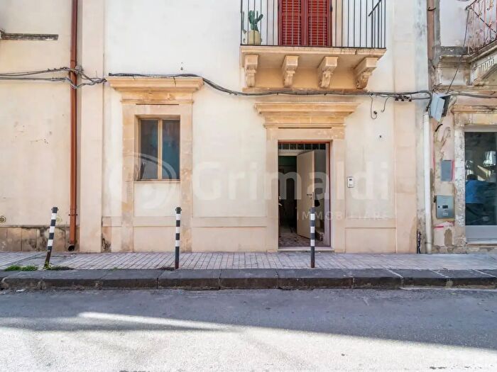 Casa in vendita in Via Aurispa, Noto