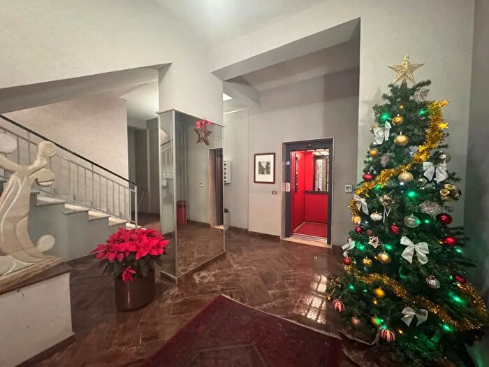 Appartamento con 6 locali in vendita in Via Velletri a, Erice