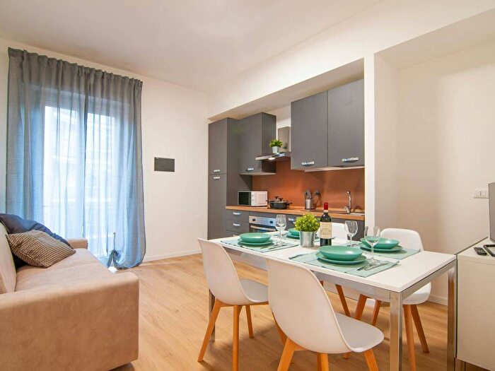 Appartamento trilocale in affitto in Via Giovanni Panteo, Borgo Venezia, Verona