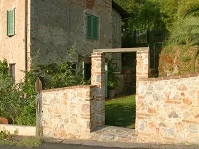 Appartamento trilocale in affitto in Camaiore