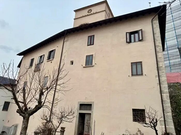 Casa con 6 locali in vendita in Via Braccio da Montone, Fontecchio