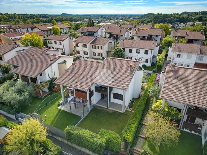Casa trilocale in vendita in Via Burago, Salo'