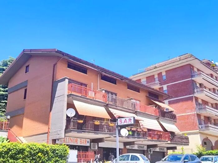 Appartamento con 5 locali in vendita in Via Frascati Colonna, Colonna